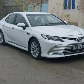 Toyota Camry 2020