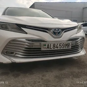 Toyota Camry 2019
