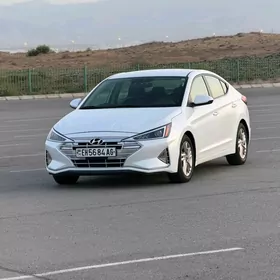 Hyundai Elantra 2020