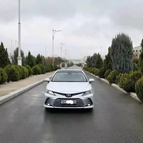 Toyota Camry 2021
