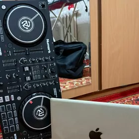 Dj pult numark noutbuk