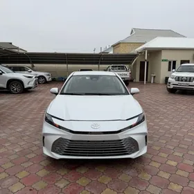 Toyota Camry 2025