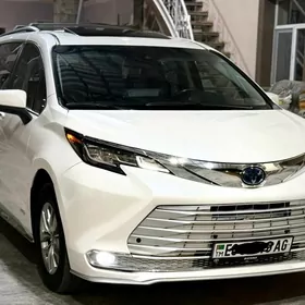 Toyota Sienna 2021