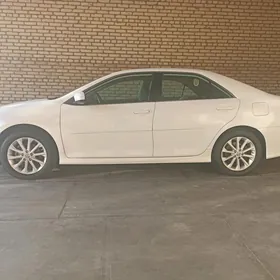 Toyota Camry 2014