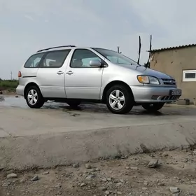 Toyota Sienna 2002
