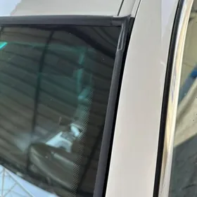 Уплотнитель лобового стекла