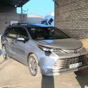 Toyota Sienna 2021