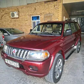 Mitsubishi Montero Sport 2001