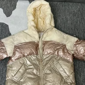 Фирменные куртки на девочку