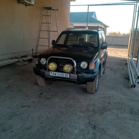 Mitsubishi Pajero 1991