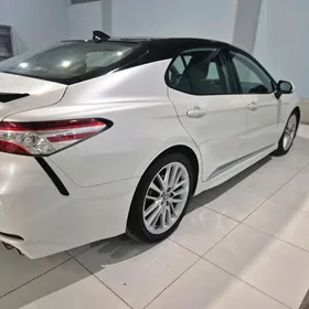 Toyota Camry 2020
