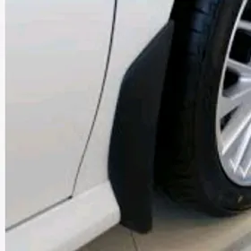 Camry Ýewropa 18-23 bryzgowik