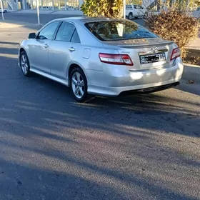Toyota Camry 2011