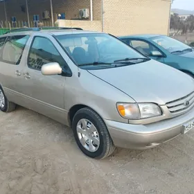 Toyota Sienna 2000