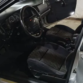 Opel Vectra 2000