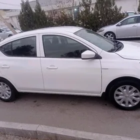 Nissan Versa 2019