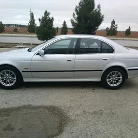 BMW E39 2001