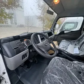 Mitsubishi Canter 2025