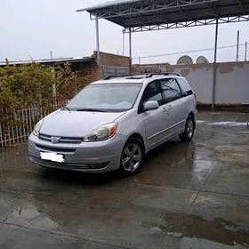 Toyota Sienna 2004