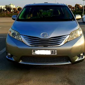 Toyota Sienna 2010