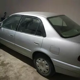 Toyota Corolla 2000