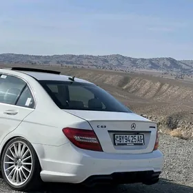 Mercedes-Benz C-Class 2011