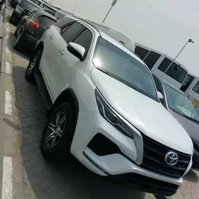 Toyota Fortuner 2022