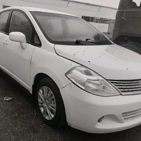 Nissan Tiida 2006