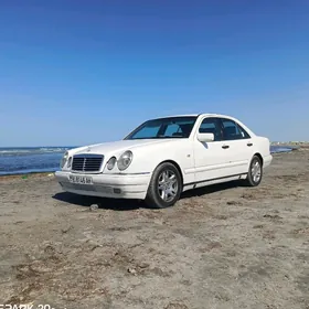 Mercedes-Benz E320 1998