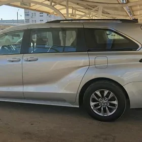 Toyota Sienna 2022