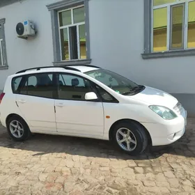 Toyota Corolla Verso 2002