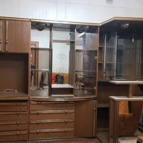 стенка с барной стойкой