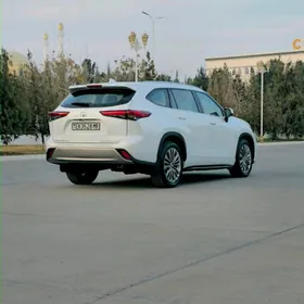 Toyota Highlander 2023