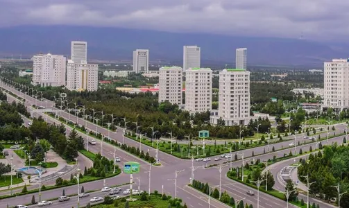 В Туркменистане вручили государственные награды в честь юбилея нейтралитета