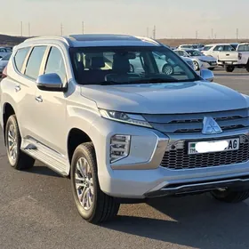 Mitsubishi Pajero 2021