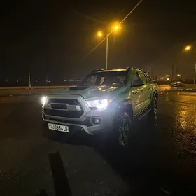 Toyota Tacoma 2018