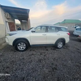 Toyota Fortuner 2021