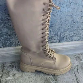 Женские ботинки