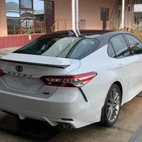 Toyota Camry 2020