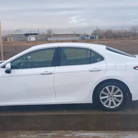 Toyota Camry Hybrid 2020
