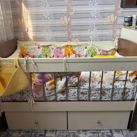 детская кроватка