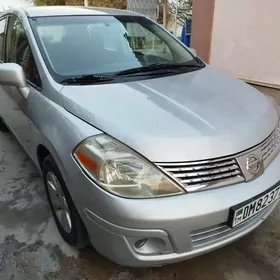 Nissan Versa 2010