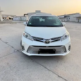 Toyota Sienna 2019