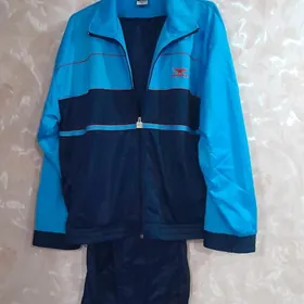 Спортивный костюм