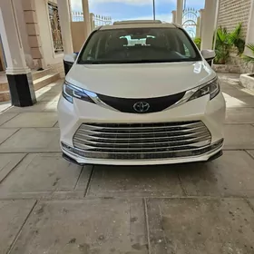 Toyota Sienna 2021