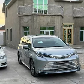 Toyota Sienna 2021