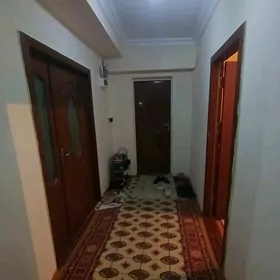 Satlyk 4/4  3 komnat arzan jay