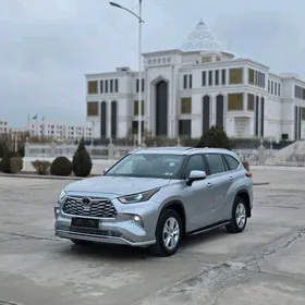 Toyota Highlander 2022