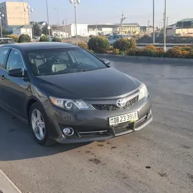 Toyota Camry 2013