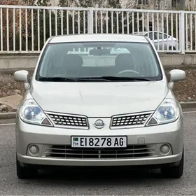 Nissan Tiida 2009